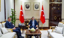 Cumhurbaşkanı Yardımcısı Yılmaz ile Cemil Tugay bir araya geldi! İzmir’in öncelikli ihtiyaçları görüşüldü