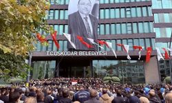 Dündar Ziya Gültekin’e veda! Belediye önünde duygusal tören