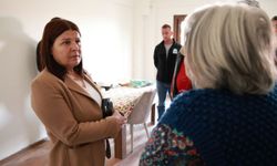 Evi yangında zarar gören aileye Foça Belediyesi’nden destek!
