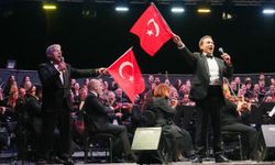 Gaziemir'de Cumhuriyet coşkusu! 400'den fazla sanatçı sahne oldu