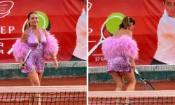 Hülya Avşar'ın tenis tarzı görenleri şaşırttı! Kortta alışılmışın dışına çıktı