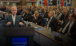 İZTO'da yeni dönemin ilk toplantısı! Üçüncü kez başkan seçilen Özgener hem uyardı hem tarih verdi