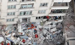İstanbul Maltepe’de 7 katlı bina kısmen çöktü: Enkazdan 10 kişi kurtarıldı