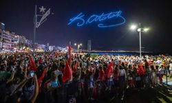 İzmir'de Cumhuriyet şöleni! Gökyüzü kırmızıya bürünecek