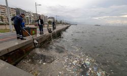 İzmir Körfezi'nde iki koldan temizlik! Yılda bin 500 ton atık çıkarılıyor