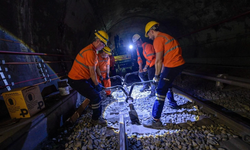 İzmir Metrosu’nda gece mesaisi! 844 metre ray değiştirildi