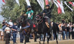 İzmir’de geleneksel at yarışları 12 kategoride düzenlendi: Ödüller sahiplerini buldu