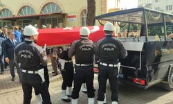 İzmir’de hayatını kaybeden polis memuru son yolculuğuna uğurlandı