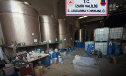 İzmir’de kaçak alkol operasyonu! 10 tankta 21 bin 20 litre sıvı ele geçirildi