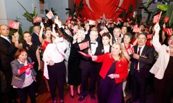 İZSİAD Cumhuriyet’in 103. yılını Cumhuriyet Balosu’yla kutladı