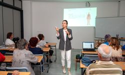 Karşıyaka’da 3. Yaş Üniversitesi’nde yeni dönem başladı: 60 öğrenci ders başı yaptı