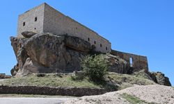 Kayalıkların üzerine inşa edildi! Yüksek Kilise’nin bilinmeyen tarihi: 1924 öncesine dikkat çekti