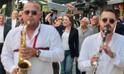 Kemeraltı’nda  festival bereketi! Esnafın yüzü güldü