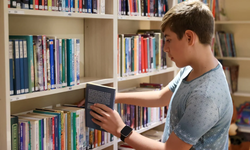 Kitap  sevgisiyle herkese  örnek oluyor!  8. sınıf öğrencisi 82 kitap okudu