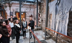 Konak’ta Cumhuriyet’in 103’üncü yılına özel sergi! Tarihi hamam sanat galerisine dönüştü