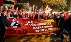 Menderes kırmızı beyaza büründü: Binlerce vatandaş sokağa çıktı