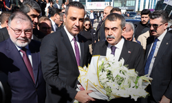 Milli Eğitim Bakanı Tekin'den AK Partili Onur Emrah Yıldız'a ziyaret!