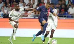 Fransa’daki protestolar futbolu vurdu! PSG-Lyon maçı ertelendi