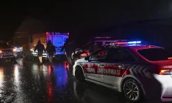 Pendik'te dere taştı, otomobil sulara kapıldı: 2 kişi kayıp