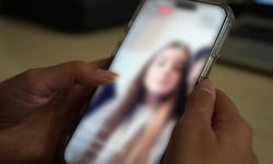 Uzmandan gençlere sosyal medya uyarısı: Beğeni uğruna kendilerinden uzaklaşıyorlar