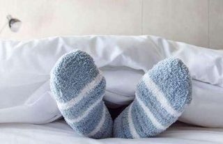 Çorapla uyumak zararlı mı?