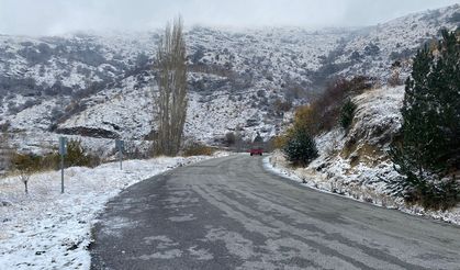 İzmir'de mevsimin ilk karı görüldü