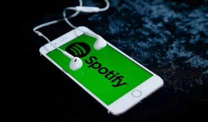 Spotify, podcast deneyimini yeniden şekillendirecek yeni özelliklerini tanıttı