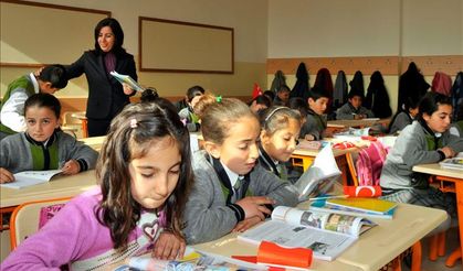 Öğrenciler sabırsızlıkla bekliyor! 1 haftalık ara tatil ne zaman başlıyor?