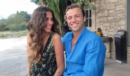 Doğum öncesi son tatil: Tolga Sarıtaş ve Zeynep Mayruk Çeşme'de
