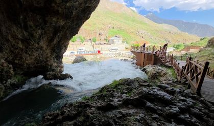 Yaz sıcağında serinlemek isteyenlerin yeni adresi: Yıllardır bölgeye gelenler bile bu manzaraya şaşırdı