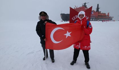 Kuzey Kutbu’nda Türk Bayrağı gururu! Türk lise öğrencisi bilimsel keşif gezisinde