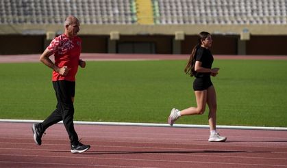 İzmir'de duygulandıran başarı: Babasının izinden gitti, 15 yaşında Türkiye şampiyonu oldu