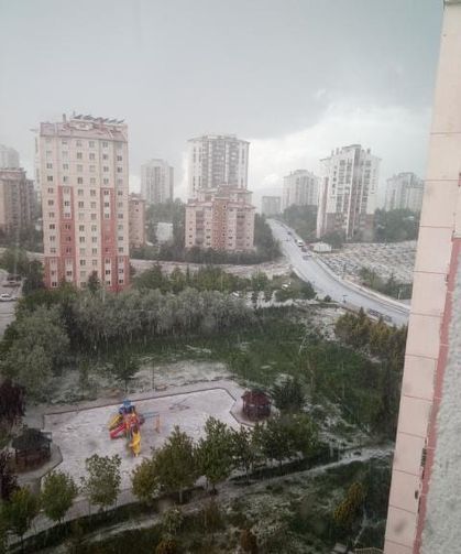 Ankara’da sağanak ve dolu yağışı etkili oldu