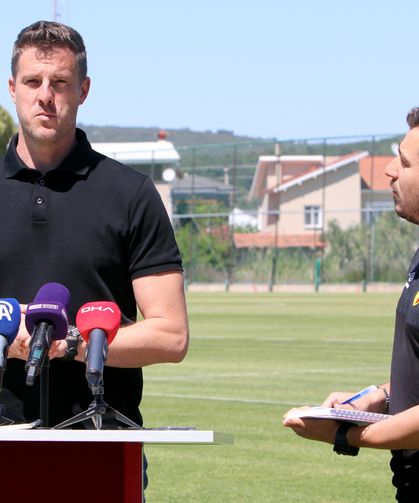 Göztepe sportif direktörü Mance süper lig için açıklamalarda bulundu