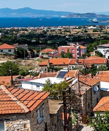 Taş evleri ve mis kokulu dibek kahvesiyle meşhur bir köy! İzmirliler hafta sonu buraya akın ediyor, doğasıyla büyülüyor