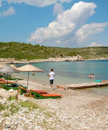 İzmir’den ESHOT’a binen soluğu burada alıyor! Serin deniziyle mes ediyor uygun fiyatlarıyla ziyaretçisini üzmüyor