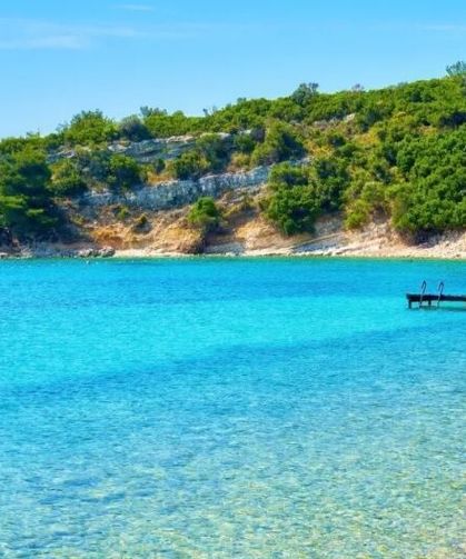 Ne Alaçatı Ne Çeşme! Suyu berrak, doğası eşsiz: Turkuaz deniziyle büyülüyor, çadırını alan buraya geliyor!