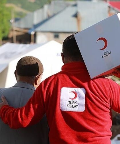 Türk Kızılay’dan İzmir’deki orman yangınlarına destek! Binlerce ürün ulaştırıldı