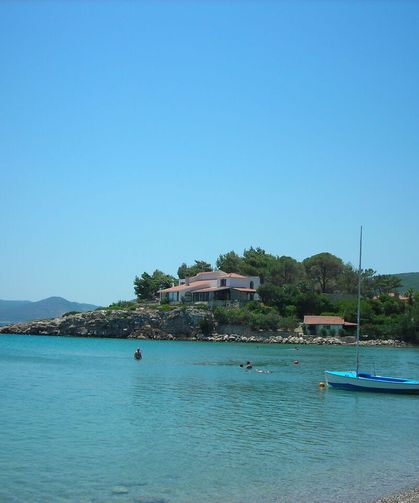 Ne Bodrum ne Çeşme! İzmir’in bu koyunda deniz turkuaz akıyor, sessizlik hiç bozulmuyor