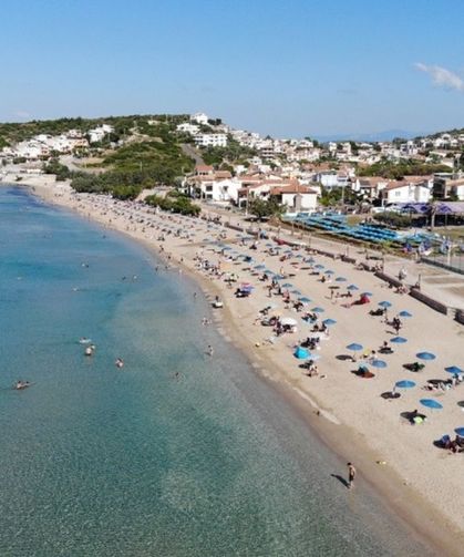 İzmir’in en sakin sahillerinden biri! Ailelerin birinci tercihi: İncecik kumu ve cam gibi deniziyle uygun fiyatlı plaj!