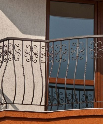 Paslı demirleri değiştirmeyin, İlk günkü görünümüne döndürün! Pencere demirlerindeki pası 3 adımda yok eden yöntem!