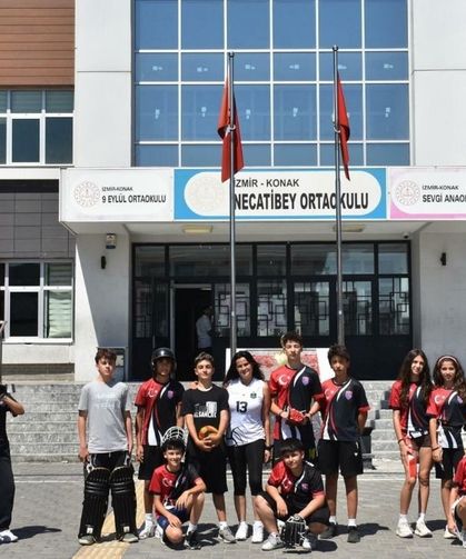 Sporla değişen hayatlar! İzmirli öğrencilerin başarı hikayesi: 500 öğrenciden 200'ü lisanslı!