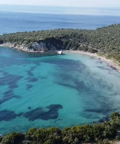 Ege’de kalabalıktan uzak bir cennet: Turkuaz suyu ve bembeyaz kumu ile Maldivleri aratmıyor! Giden geri dönmek istemiyor