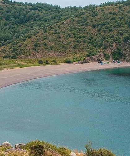 Tesis yok, kalabalık yok! Cam gibi deniziyle büyülüyor: İzmir'de doğayla baş başa ücretsiz kamp keyfini yaşayın