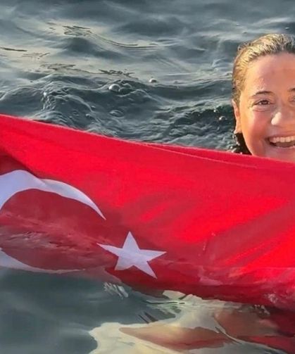 Milli yüzücü Aysu Türkoğlu Japonya'da tarih yazdı: 45 kilometrelik zorlu parkuru 13 saat 44 dakikada geçti