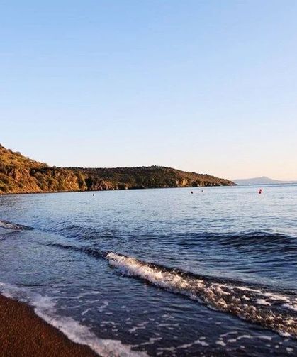 Cam gibi denizi ve geniş kumsalıyla büyülüyor! İzmir'in gürültüden uzak kalan sahili: İlk Yankı Plajı