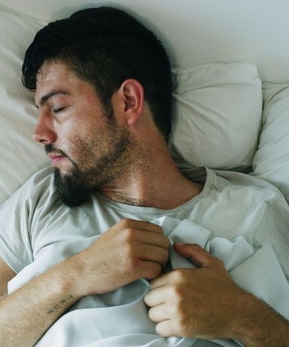 Her gece ter içinde uyananlar dikkat! Sebebi sadece sıcak hava olmayabilir: Bu belirtiler varsa zaman kaybetmeyin