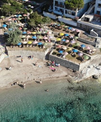 Karaburun'un mavi bayraklı sakin cenneti: Denizi cam gibi olan plaj, turkuaz ve tertemiz denizi ile büyülüyor