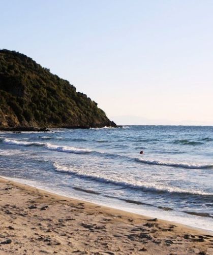 İzmir'de sakin denizi ile keşfedilmeyi bekliyor! Ücretsiz girişi, piknik alanı ve kum sahili ile yazın yeni adresi