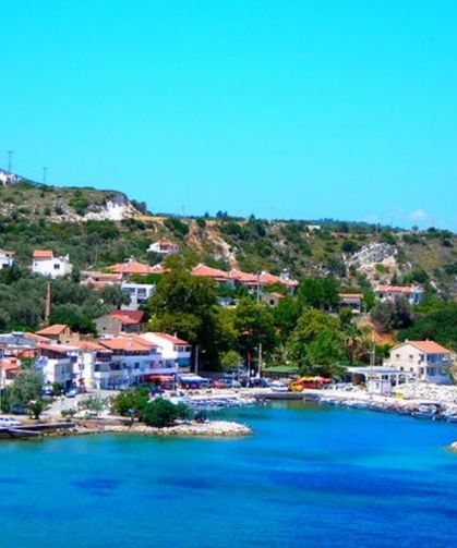 İzmir'e sadece 87 kilometre uzaklıkta! Masmavi koyları, mis gibi köy havasıyla dikkat çekiyor hurma zeytini buraya özel
